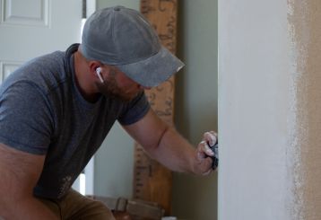 Why You Should Avoid DIY Drywall Repair | Canoga Park CA